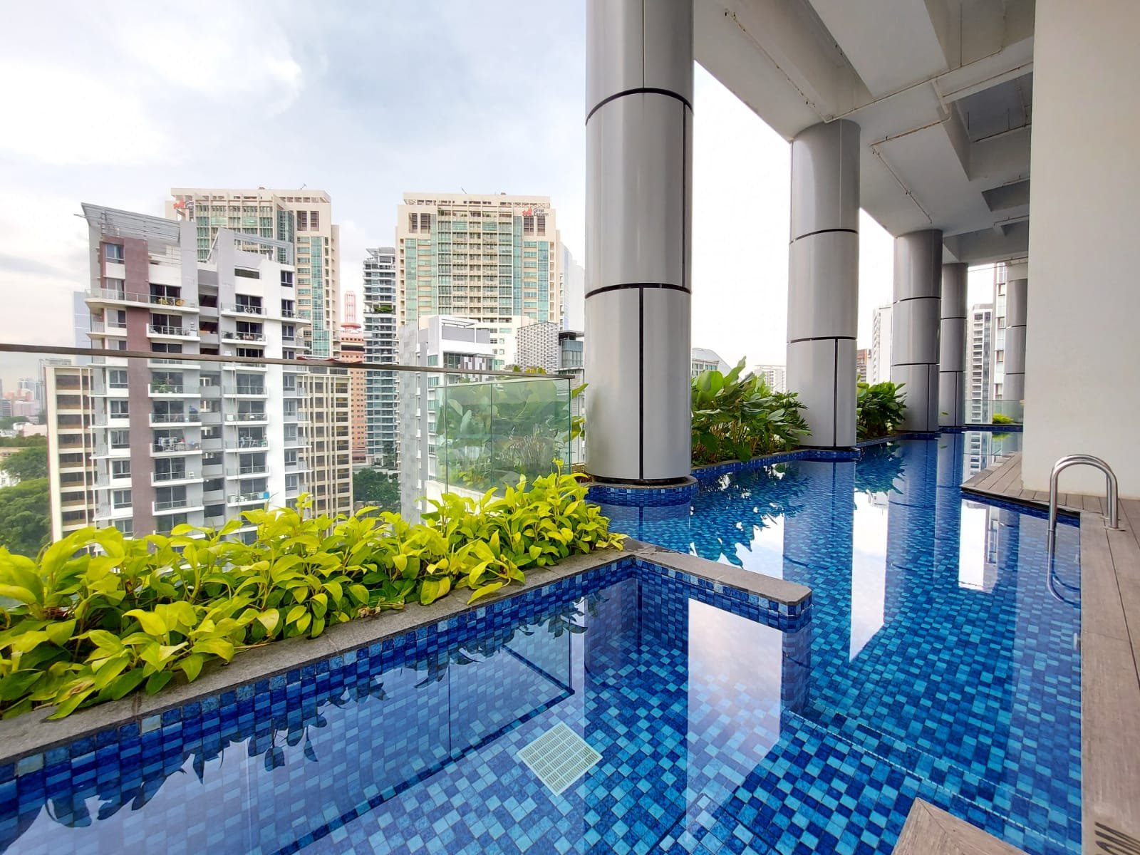 26 Newton - Swimming Pool (14th floor)